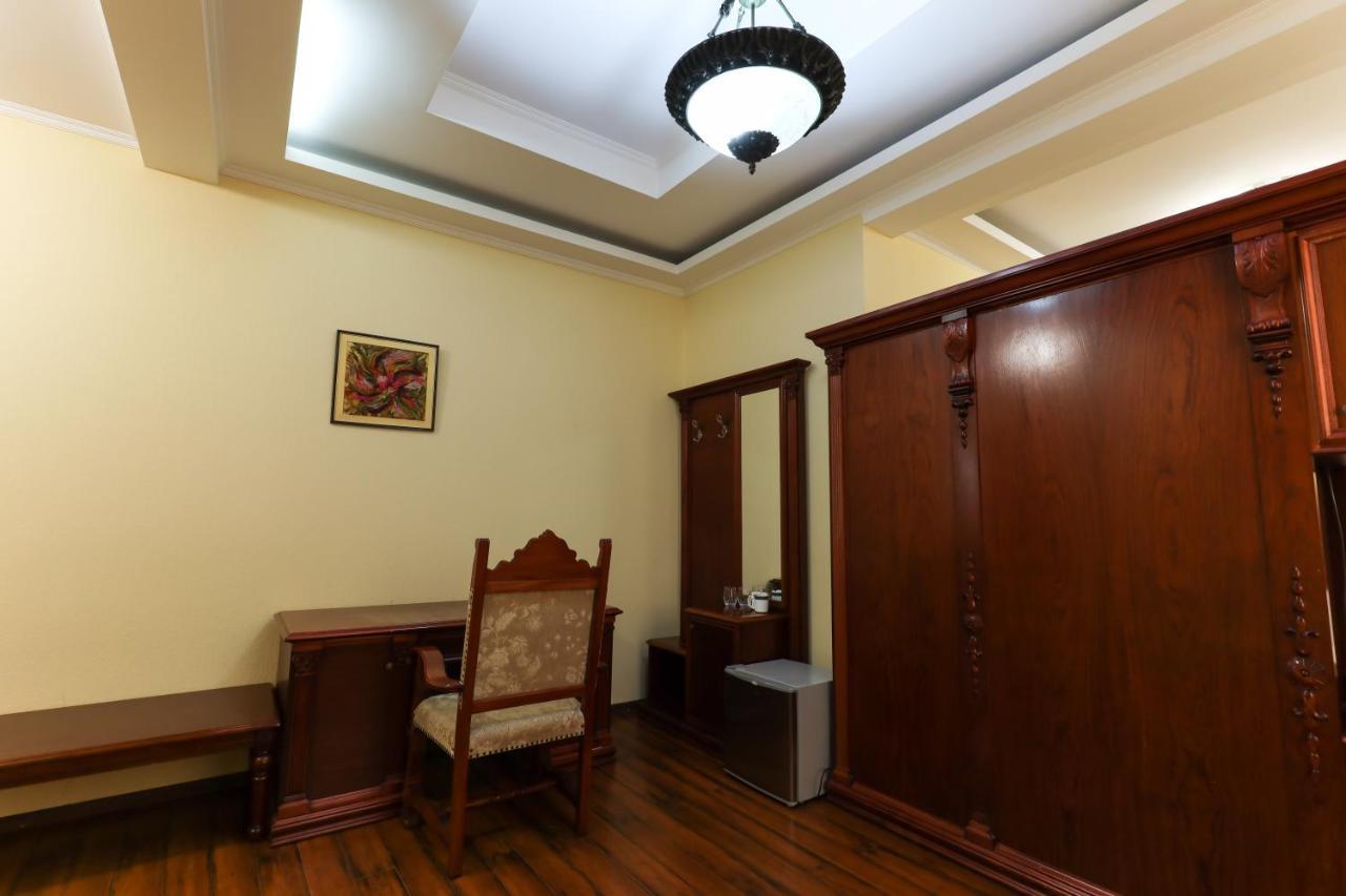 Aeetes Palace 库塔伊西 外观 照片